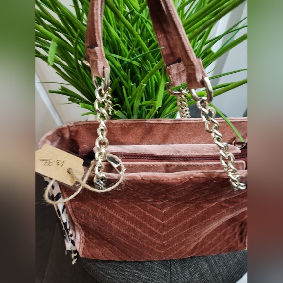 Purse - Picture 3 of 10